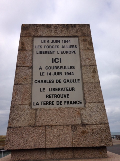 stele 14 juin 44 de gaulle courseulles